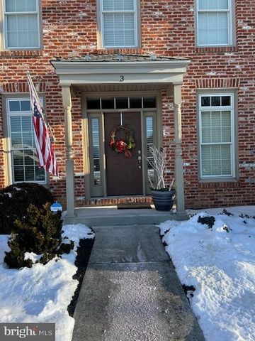 3 JAMESTOWN SQ, Mechanicsburg, PA 17050