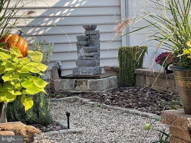 3 JAMESTOWN SQ, Mechanicsburg, PA 17050