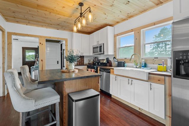 1301 W Culver Road, Knox, IN 46534