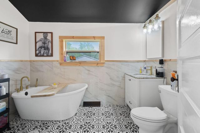 1301 W Culver Road, Knox, IN 46534