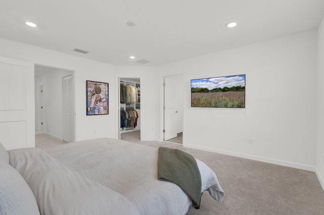 4246 Lagoon Shore Drive, Lake Worth, FL 33467
