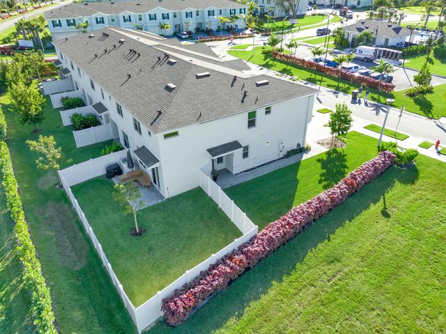 4246 Lagoon Shore Drive, Lake Worth, FL 33467