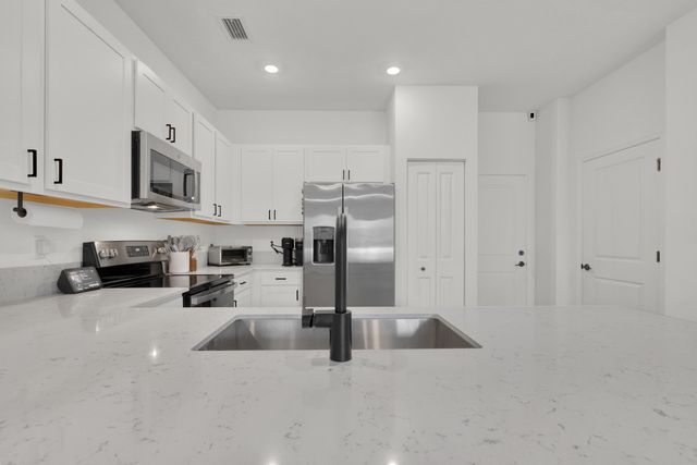 4246 Lagoon Shore Drive, Lake Worth, FL 33467