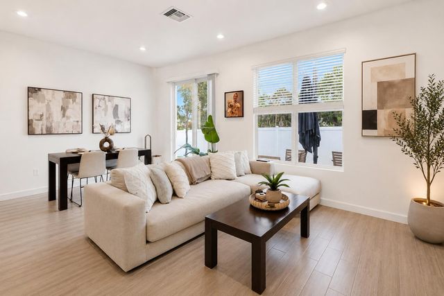 4246 Lagoon Shore Drive, Lake Worth, FL 33467