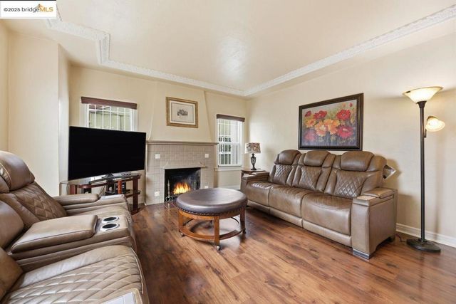 5230 Hillen Dr, Oakland, CA 94619