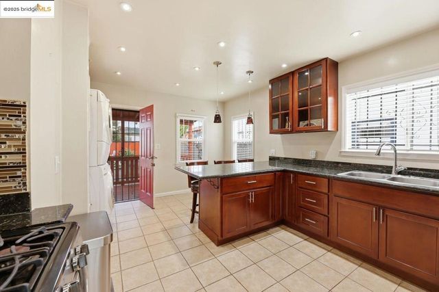 5230 Hillen Dr, Oakland, CA 94619