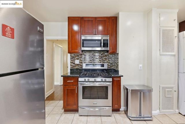 5230 Hillen Dr, Oakland, CA 94619