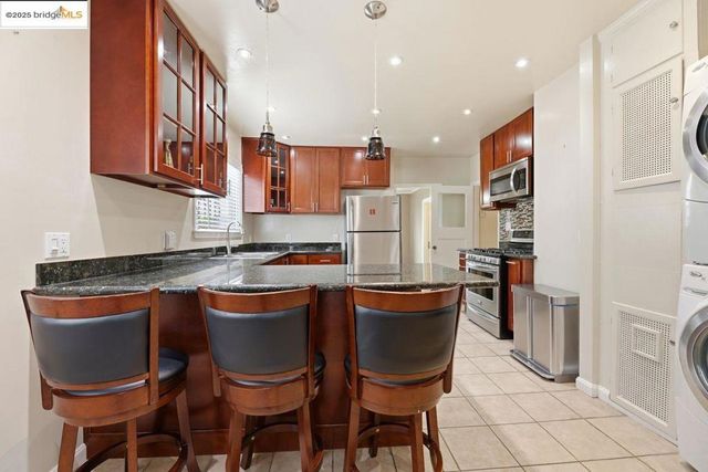 5230 Hillen Dr, Oakland, CA 94619