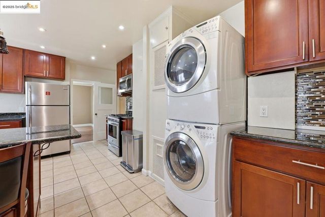 5230 Hillen Dr, Oakland, CA 94619