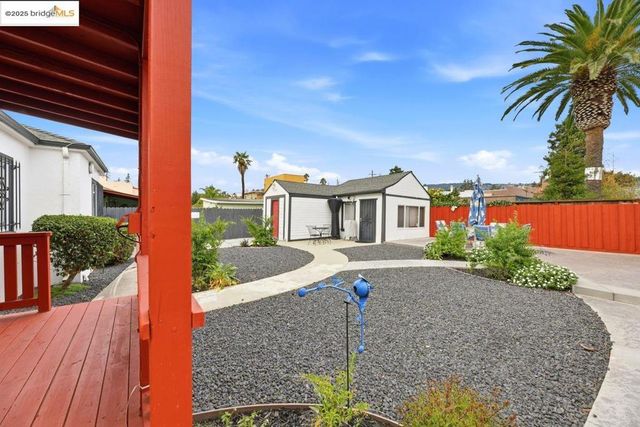 5230 Hillen Dr, Oakland, CA 94619