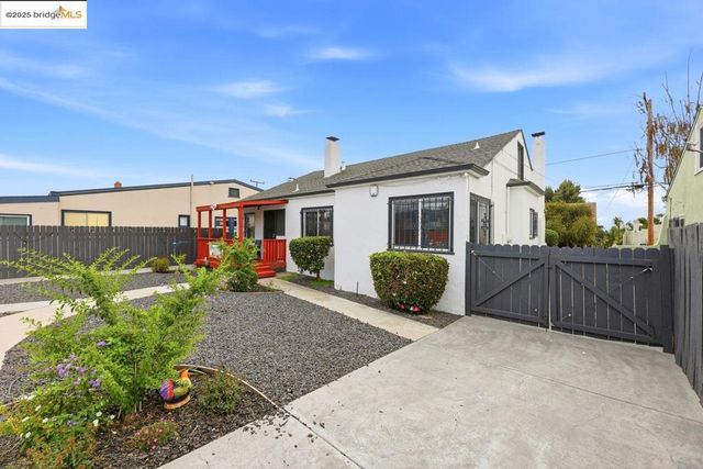 5230 Hillen Dr, Oakland, CA 94619