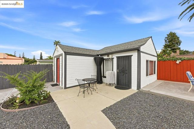 5230 Hillen Dr, Oakland, CA 94619