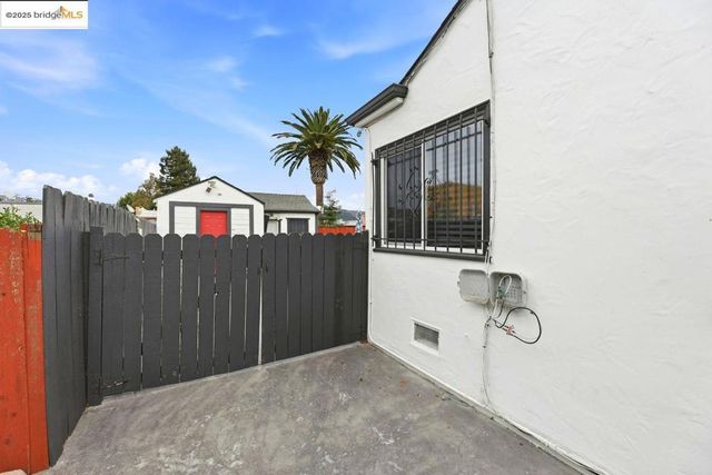 5230 Hillen Dr, Oakland, CA 94619