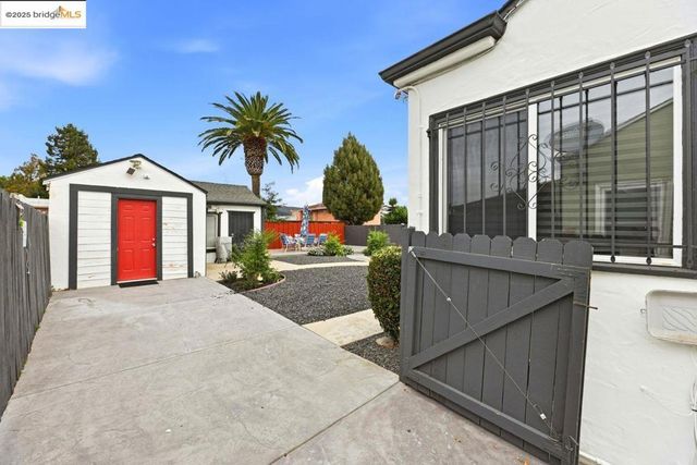 5230 Hillen Dr, Oakland, CA 94619