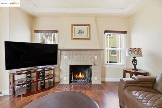 5230 Hillen Dr, Oakland, CA 94619