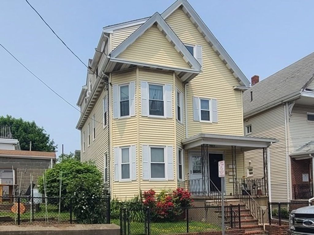 26-28 Leyden St 3, Medford, MA 02155