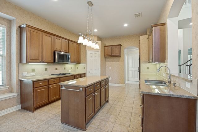 2275 Dame Laurel Lane, Lewisville, TX 75056