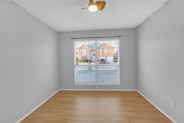 202 Matlock Meadow Drive, Arlington, TX 76002