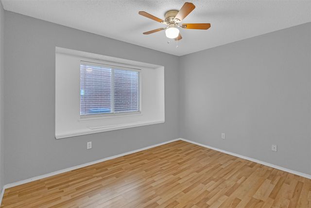 202 Matlock Meadow Drive, Arlington, TX 76002