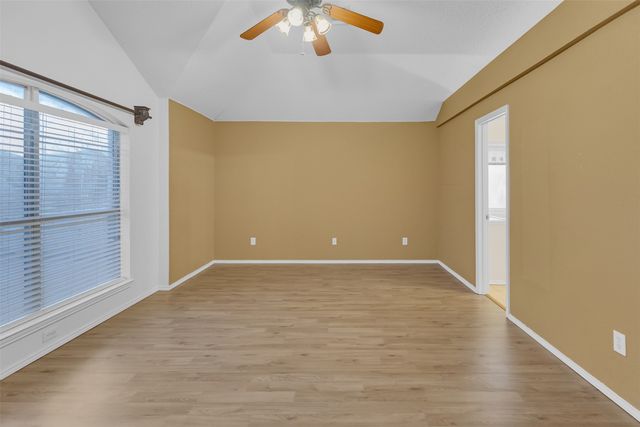 202 Matlock Meadow Drive, Arlington, TX 76002