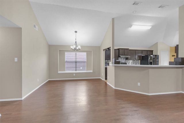 202 Matlock Meadow Drive, Arlington, TX 76002