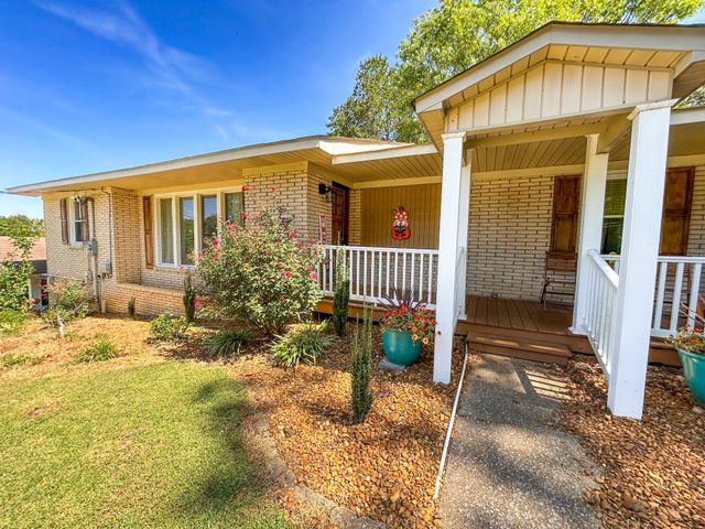 540 Tara Ln, Huntingdon, TN 38344