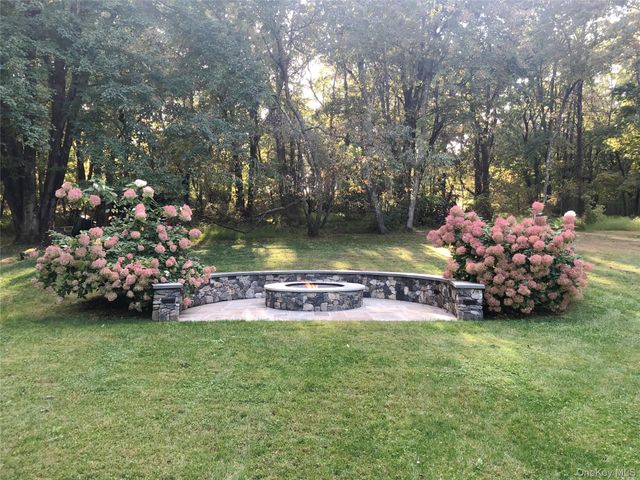 44 Scofield Road, Pound Ridge, NY 10576