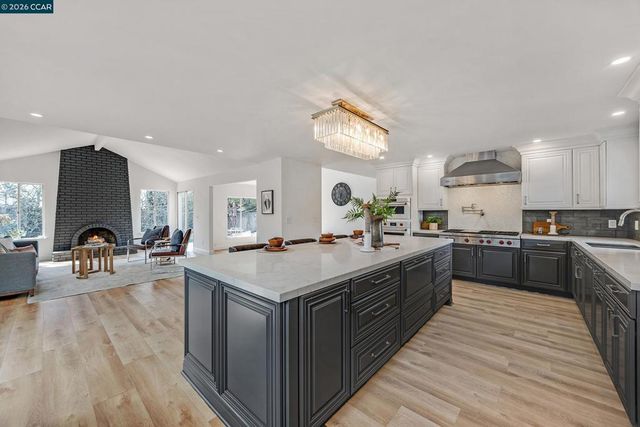 5174 Jomar Dr, Concord, CA 94521