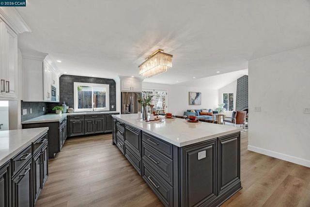 5174 Jomar Dr, Concord, CA 94521