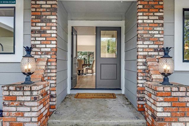 5174 Jomar Dr, Concord, CA 94521