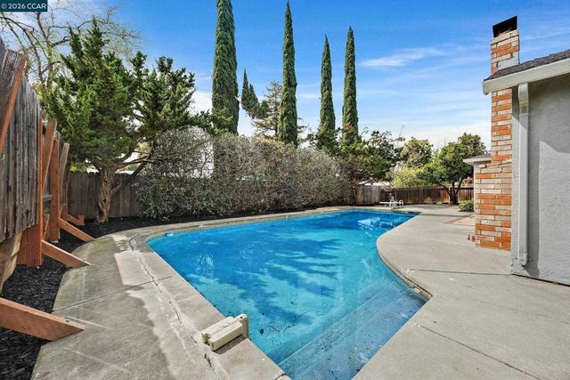 5174 Jomar Dr, Concord, CA 94521