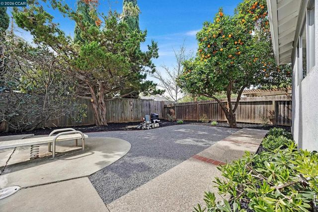 5174 Jomar Dr, Concord, CA 94521