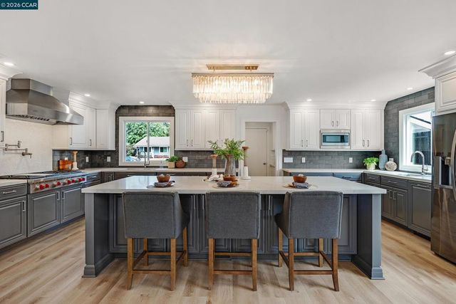 5174 Jomar Dr, Concord, CA 94521