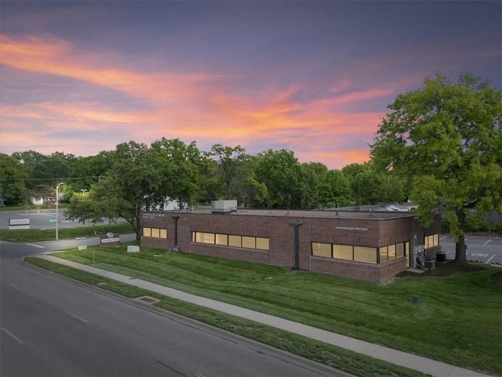 10801 W 87th Street, Overland Park, KS 66214