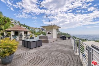 8835 Evanview Drive, Los Angeles, CA 90069