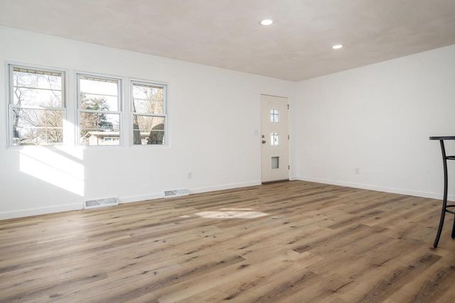 1728 Henderson Avenue, Beloit, WI 53511