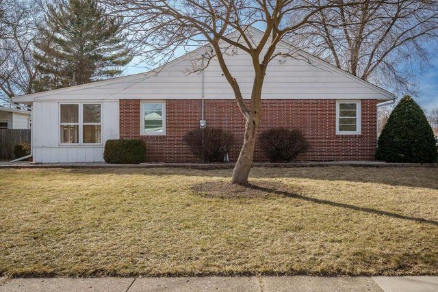 1728 Henderson Avenue, Beloit, WI 53511