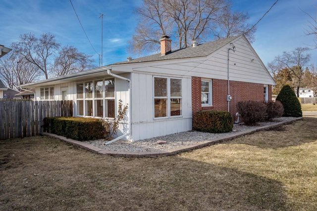 1728 Henderson Avenue, Beloit, WI 53511