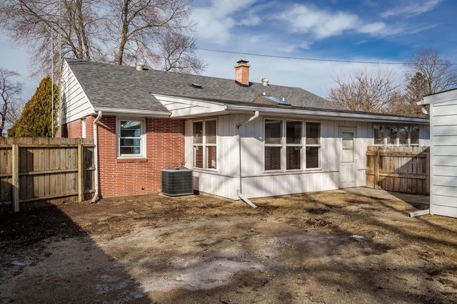 1728 Henderson Avenue, Beloit, WI 53511