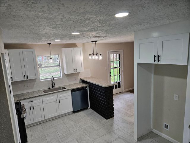 5305 Avenue M, Santa Fe, TX 77510