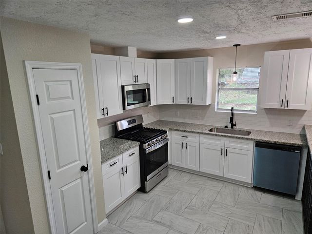 5305 Avenue M, Santa Fe, TX 77510