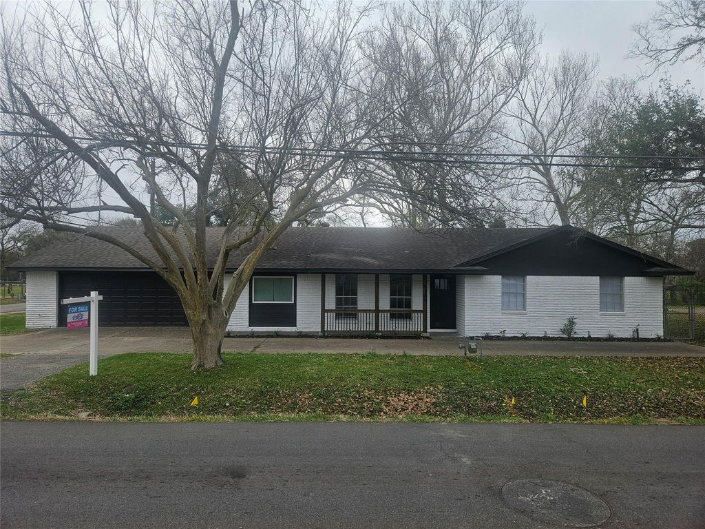 5305 Avenue M, Santa Fe, TX 77510