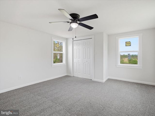 5909 CHARLES TOWN RD, Kearneysville, WV 25430