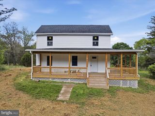 5909 CHARLES TOWN RD, Kearneysville, WV 25430