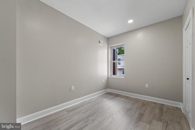 5820 N 12TH ST, Philadelphia, PA 19141