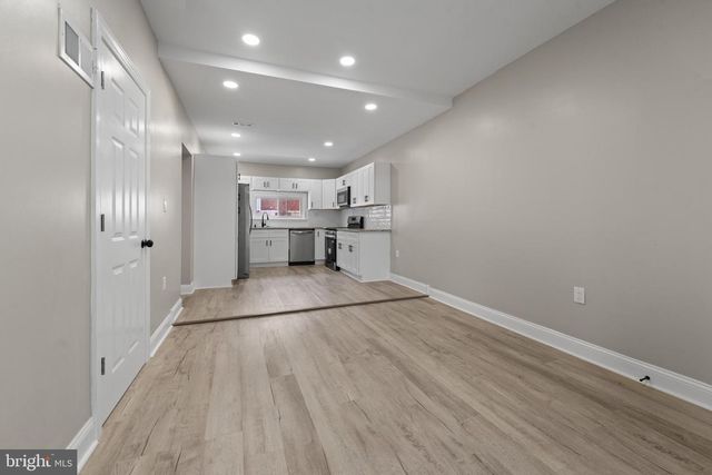 5820 N 12TH ST, Philadelphia, PA 19141