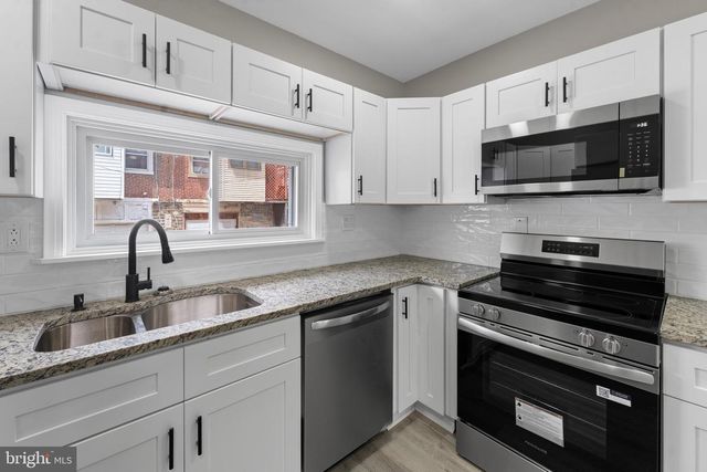 5820 N 12TH ST, Philadelphia, PA 19141