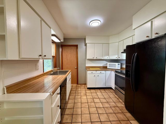 5300 W River Road NW, Rochester, MN 55901