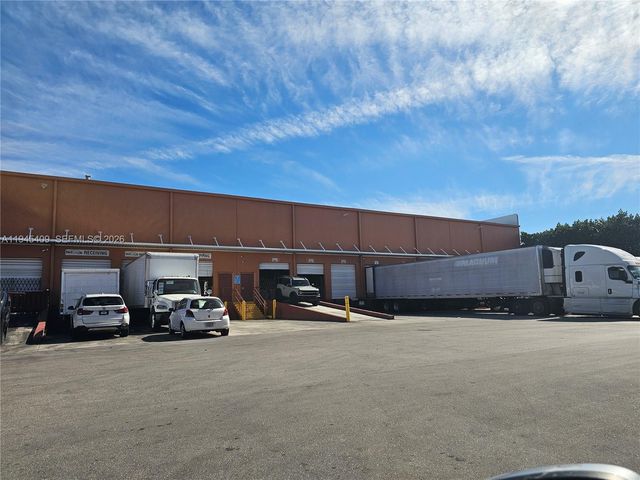 9613 NW 33rd St, Doral, FL 33172