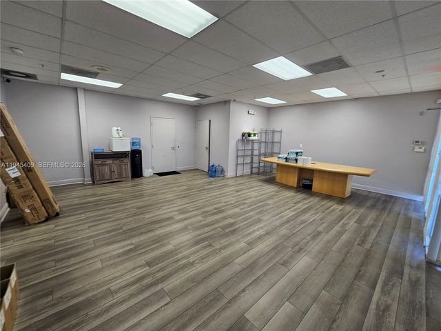 9613 NW 33rd St, Doral, FL 33172